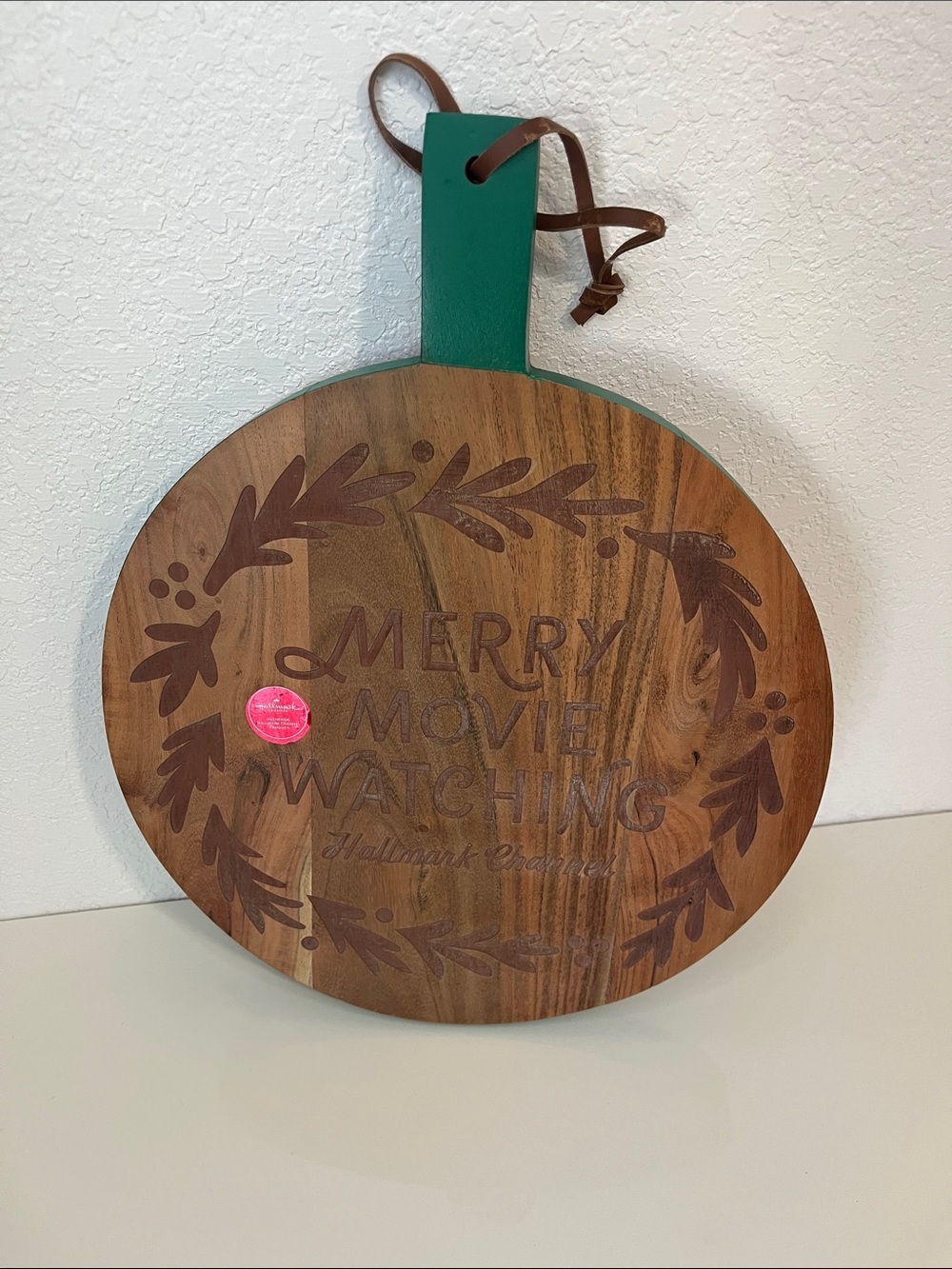 Hallmark Wooden Holiday Wall Paddle with Green Handle